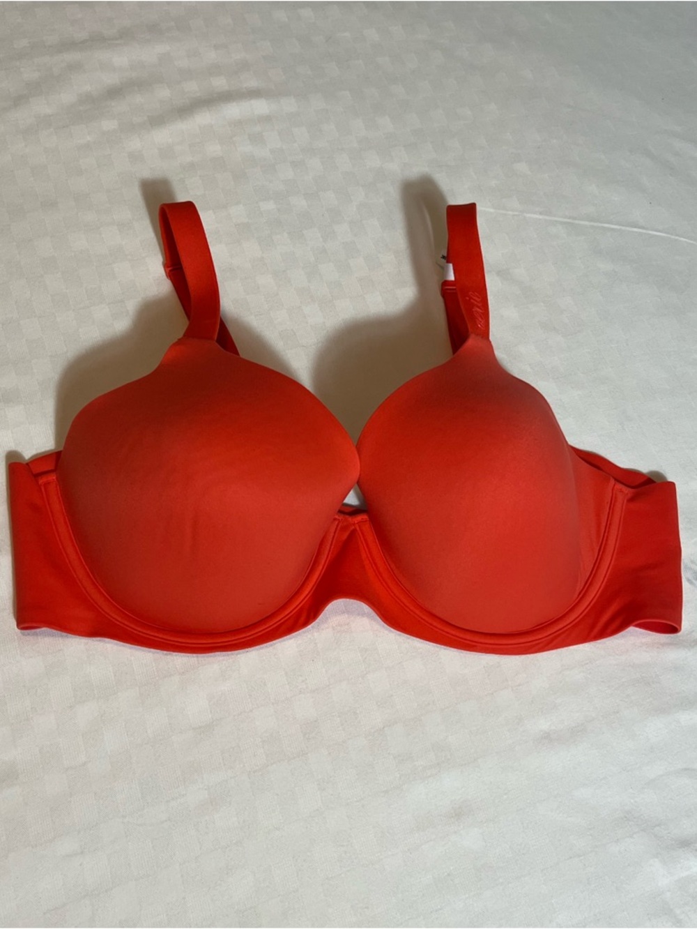 NWOT Smoothez Coral-Trim Underwire Bra in 38C